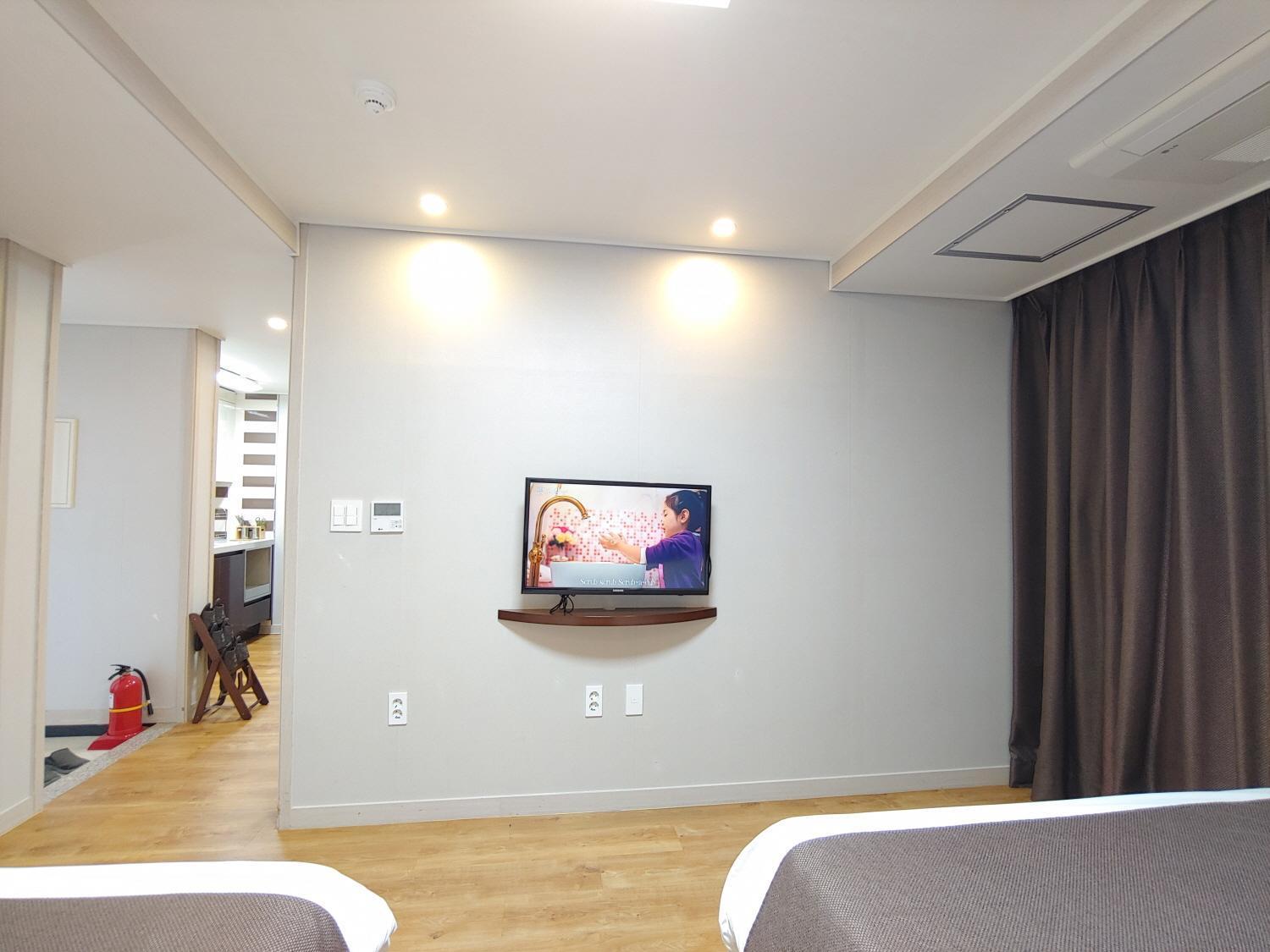 סאוגוויפו Jeju Lavender Hotel מראה חיצוני תמונה