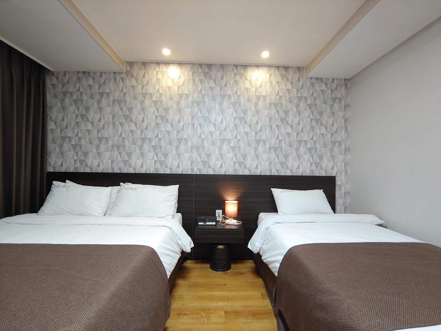 סאוגוויפו Jeju Lavender Hotel מראה חיצוני תמונה