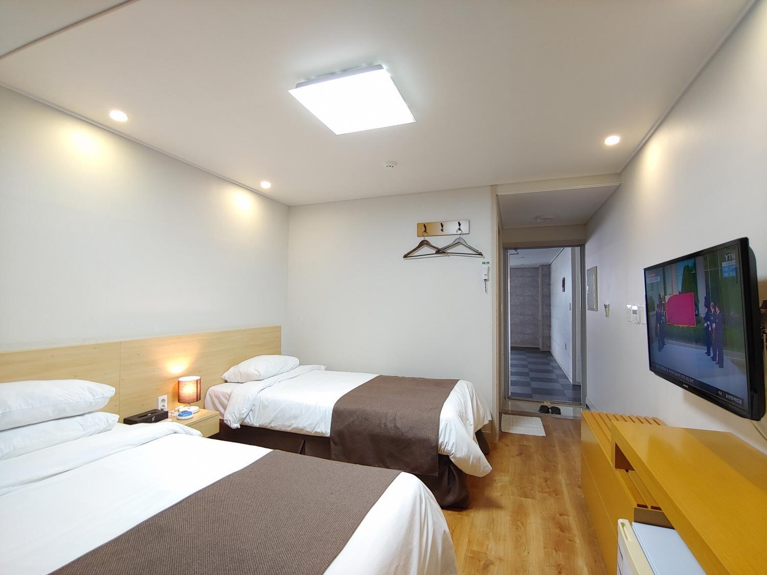 סאוגוויפו Jeju Lavender Hotel מראה חיצוני תמונה