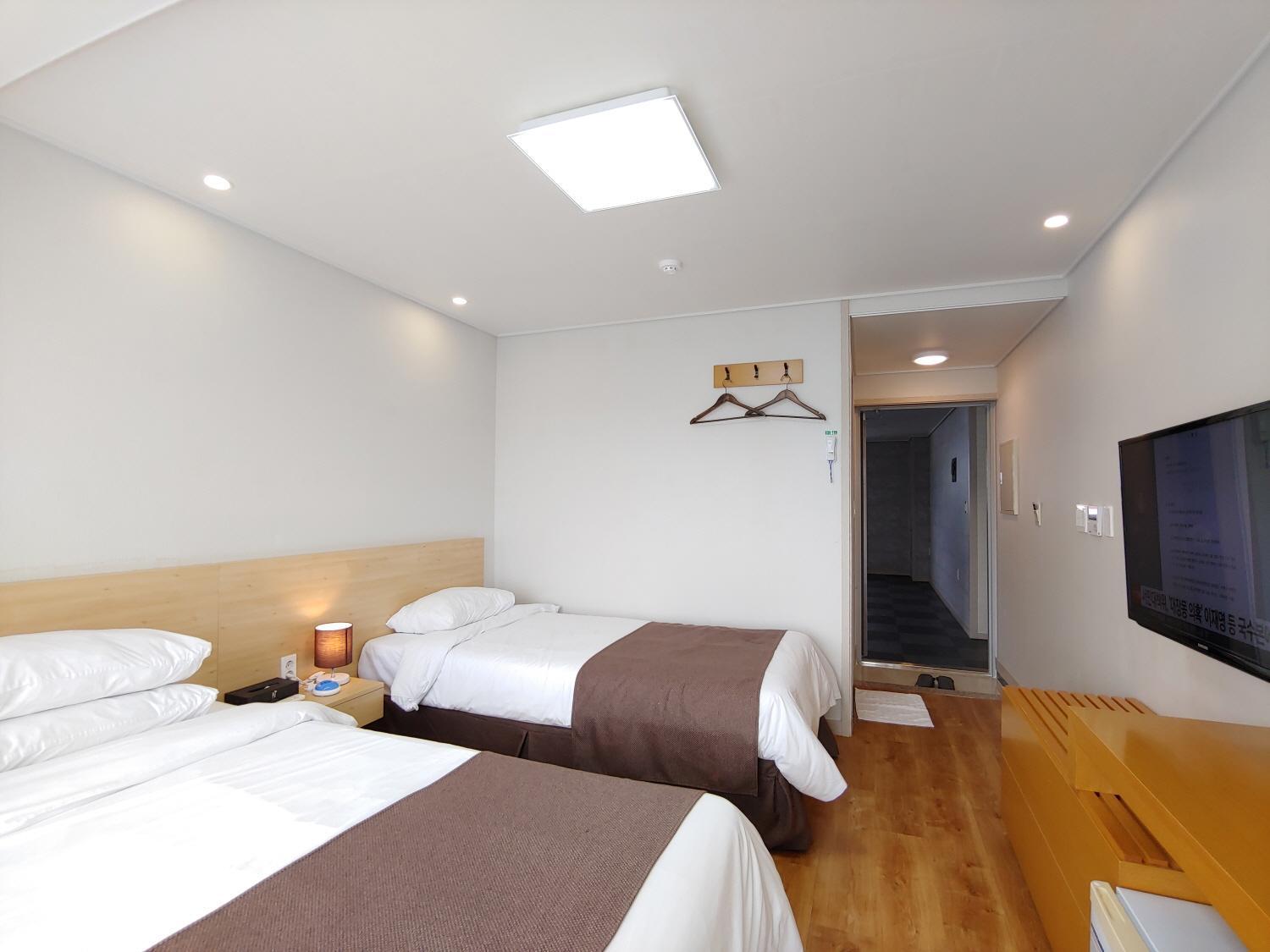 סאוגוויפו Jeju Lavender Hotel מראה חיצוני תמונה