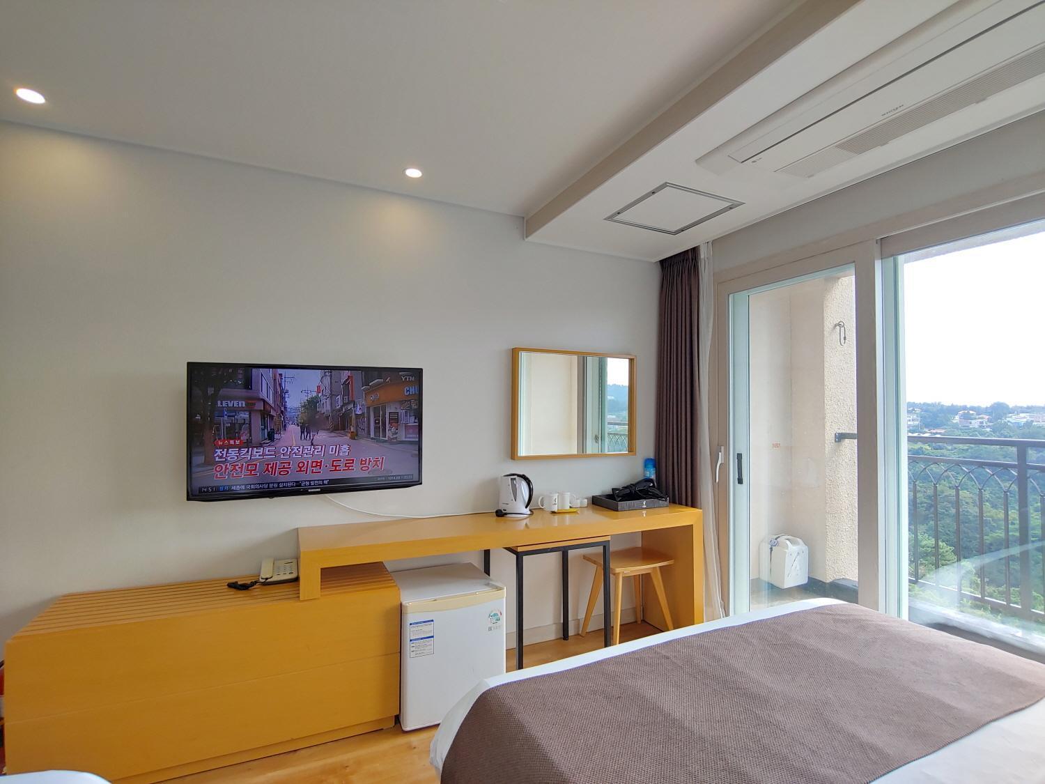 סאוגוויפו Jeju Lavender Hotel מראה חיצוני תמונה