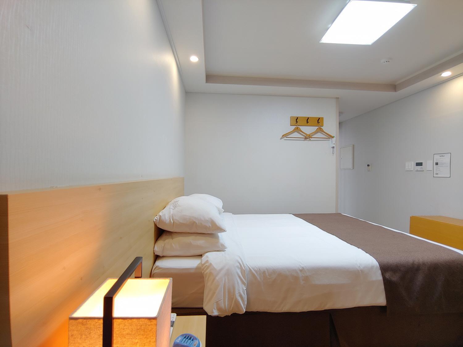 סאוגוויפו Jeju Lavender Hotel מראה חיצוני תמונה
