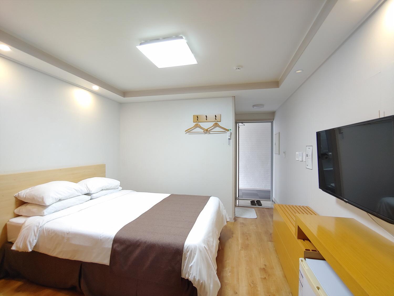 סאוגוויפו Jeju Lavender Hotel מראה חיצוני תמונה