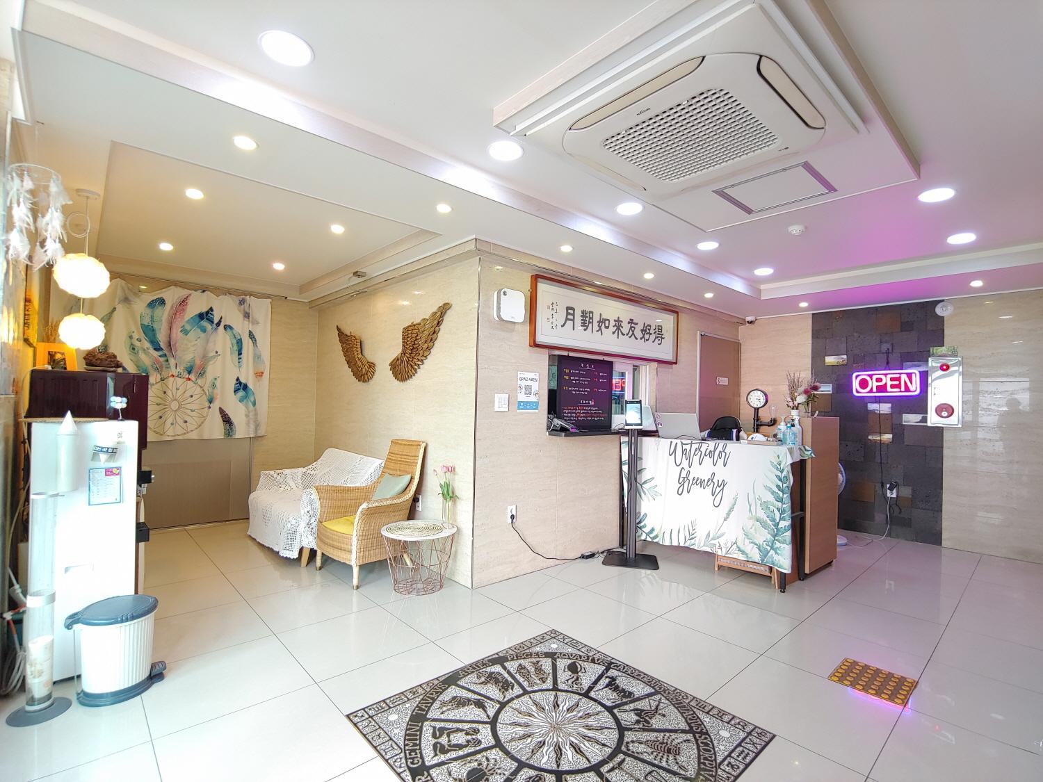 סאוגוויפו Jeju Lavender Hotel מראה חיצוני תמונה