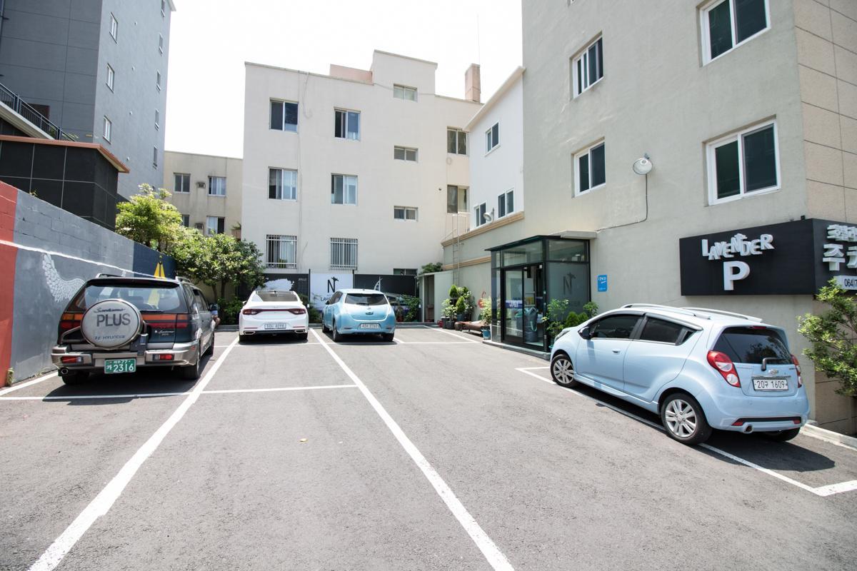 סאוגוויפו Jeju Lavender Hotel מראה חיצוני תמונה