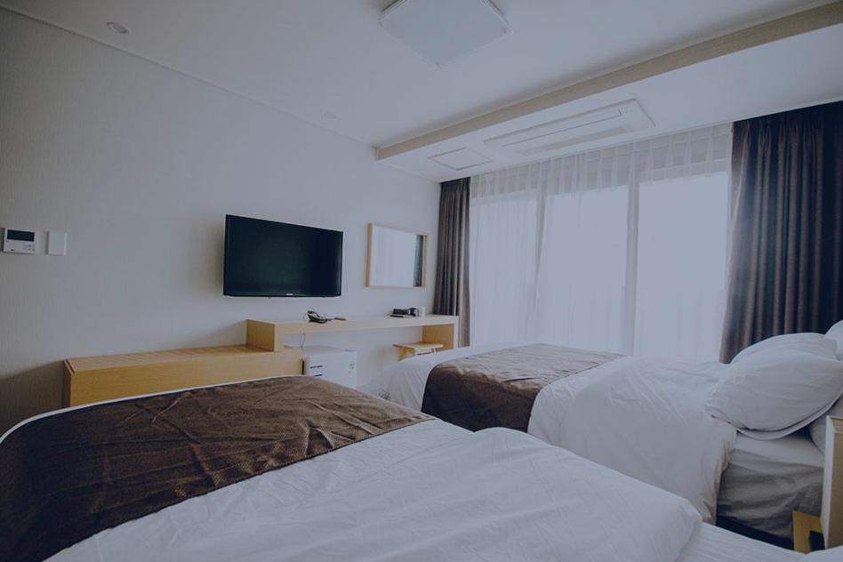 סאוגוויפו Jeju Lavender Hotel מראה חיצוני תמונה